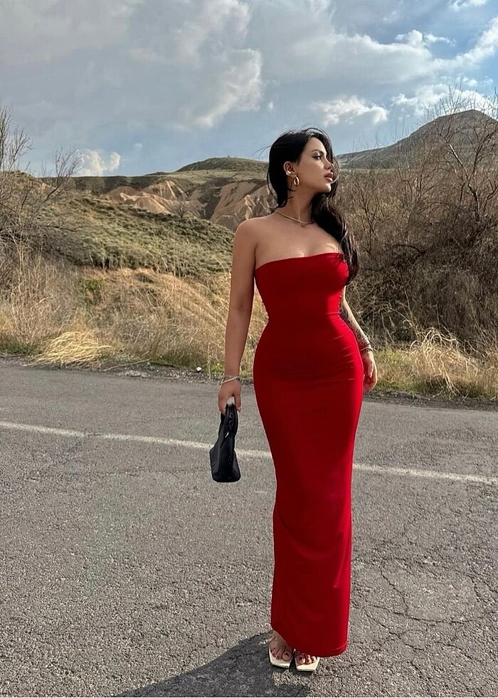 KIRMIZI YIRTMAÇLI UZUN ELBİSE - Görsel 4