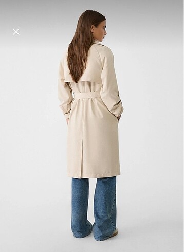 l Beden STRADIVARIUS TRENÇKOT