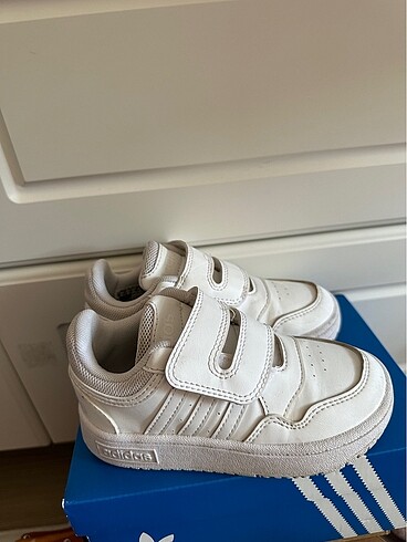 26 Beden Adidas spor ayakkabı