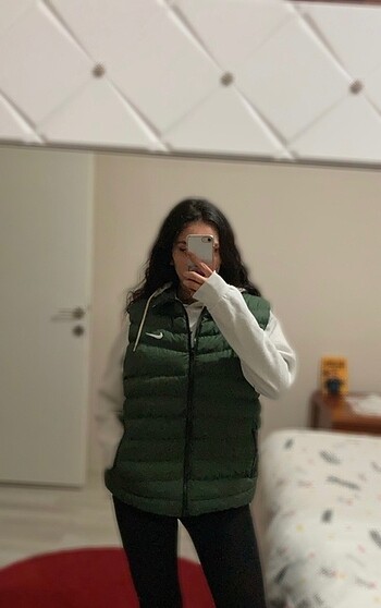 Nike kolsuz mont