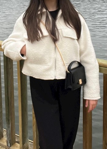 Beyaz Fermuarlı Kısa Kadın Ceketi - Görsel 2