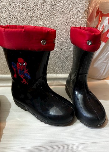25 Beden Kırmızı Erkek Çocuk Lastik Botlar Spiderman Desenli