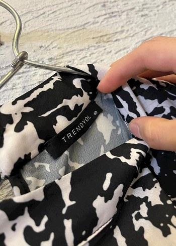 Kadın Siyah Beyaz Bluz - Görsel 4