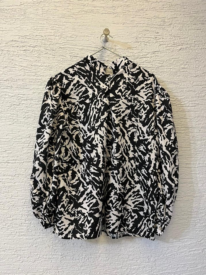 Kadın Siyah Beyaz Bluz - Görsel 3