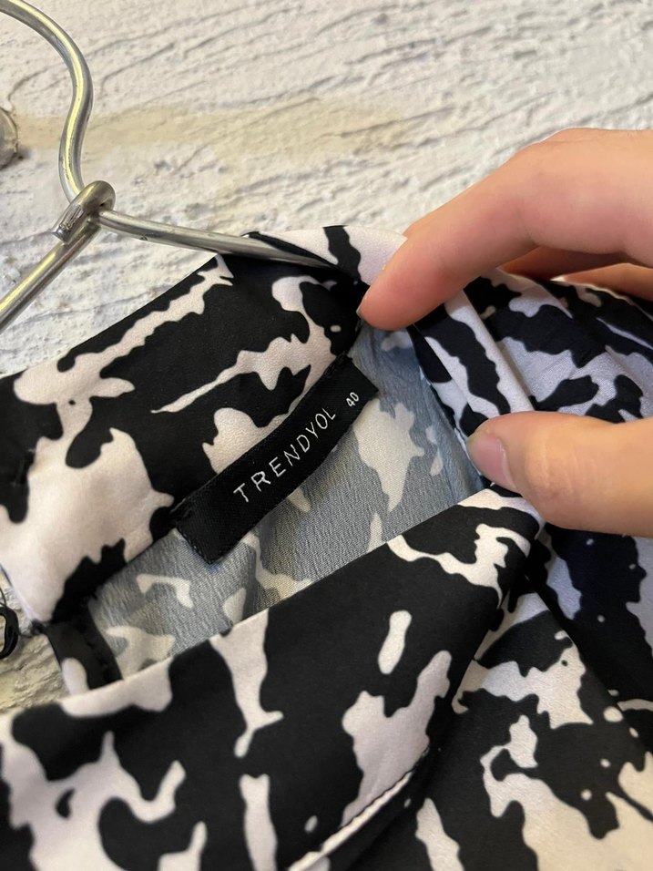 Kadın Siyah Beyaz Bluz - Görsel 4