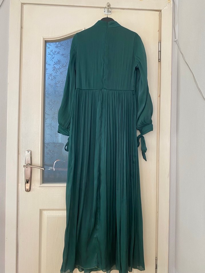 Yeşil Drapeli Uzun Kadın Elbise - Görsel 4