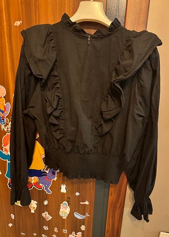 Uzun Kollu Fırfırlı Siyah Gotik Gömlek - Görsel 4