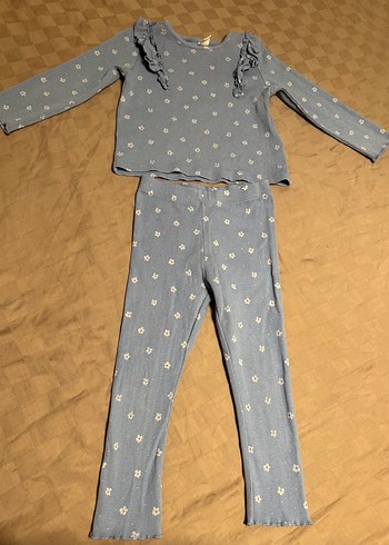 Uzun Kollu Fırfırlı Bebek Kız Takımı - Görsel 3