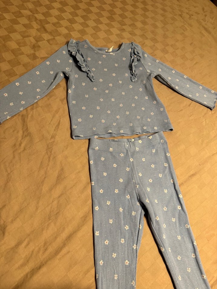 Uzun Kollu Fırfırlı Bebek Kız Takımı - Görsel 2