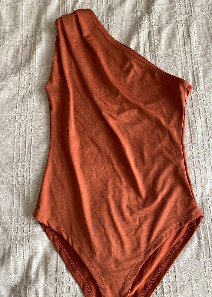 Tek Kol Drapeli Bluz - Görsel 4