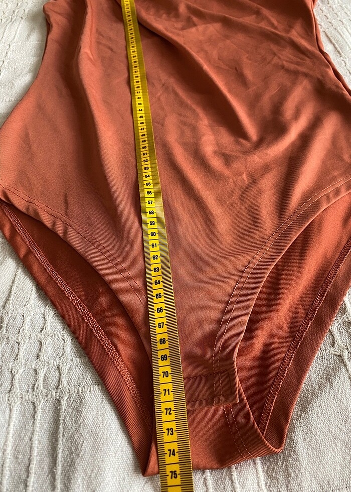 Tek Kol Drapeli Bluz - Görsel 5