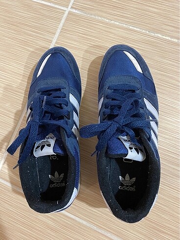 36,5 Beden Adidas ayakkabı