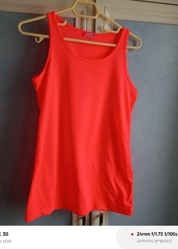 Kırmızı V Yaka Salaş Atlet - Görsel 2