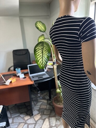 universal Beden siyah Renk Zara mango bershka Trendyol cizgili midi elbise
