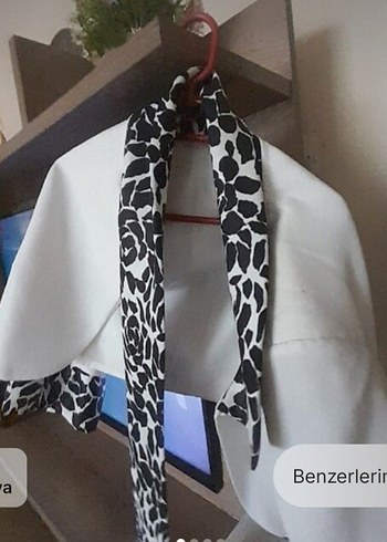 42 Beden beyaz Renk Leopar Desenli Midi V Yaka Elbise