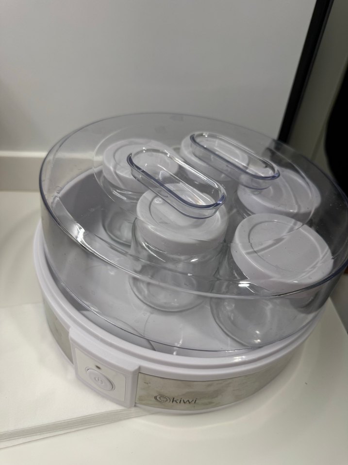 Beyaz ve Gri Yoğurt ve Ekmek Yapma Makinesi - Görsel 2