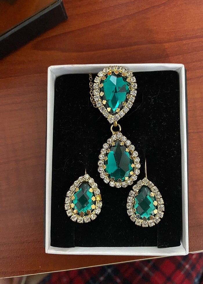 Zümrüt yeşili takı seti - Görsel 3