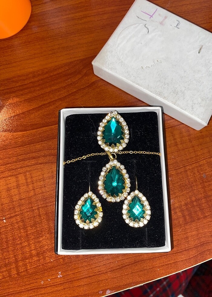 Zümrüt yeşili takı seti - Görsel 2