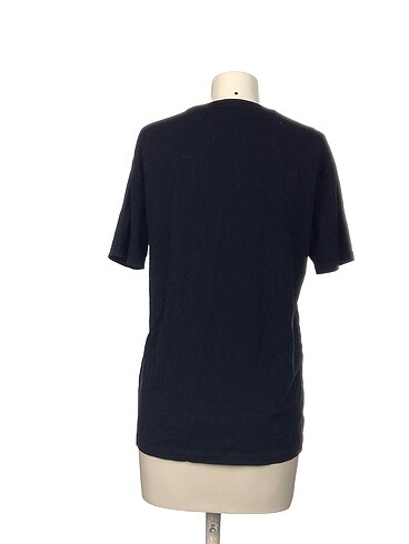 xl Beden Zara T-shirt %70 İndirimli.