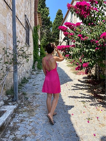 H&M dört dekolteli tatil elbisesi