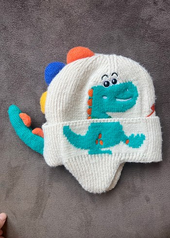 Renkli Dinozor Nakışlı Örgü Erkek Bere