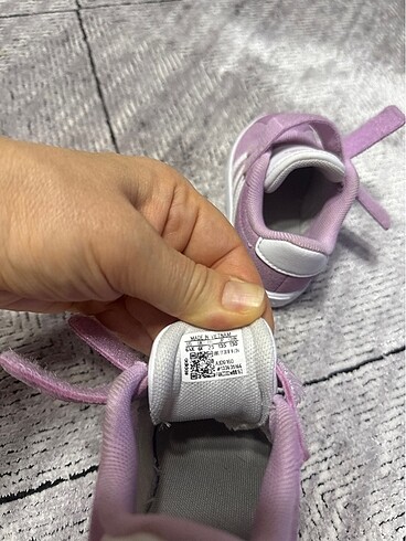 23 Beden mor Renk Adidas spor ayakkabı