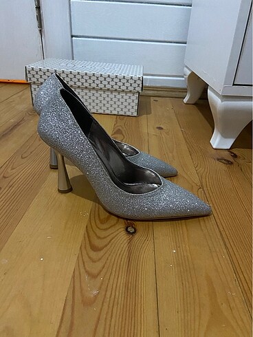 Hotiç Simli Stiletto