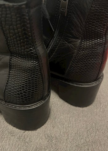 Greyder Topuklu Siyah Deri Bağcıklı Kadın Bot - Görsel 2