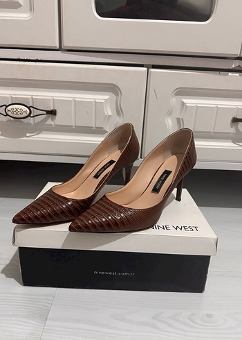 Nine West 39