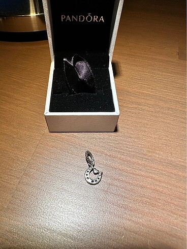 Pandora At nali charm