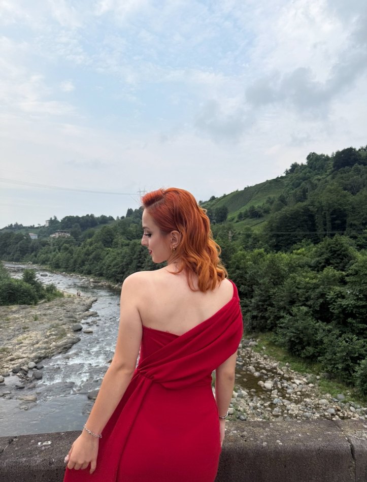 Kırmızı Straplez Uzun Drapeli Abiye Elbise - Görsel 2