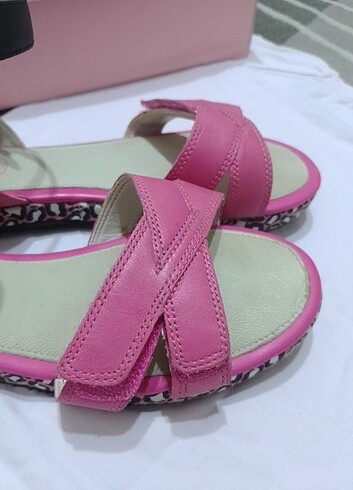 Clarks kız çocuk sandalet