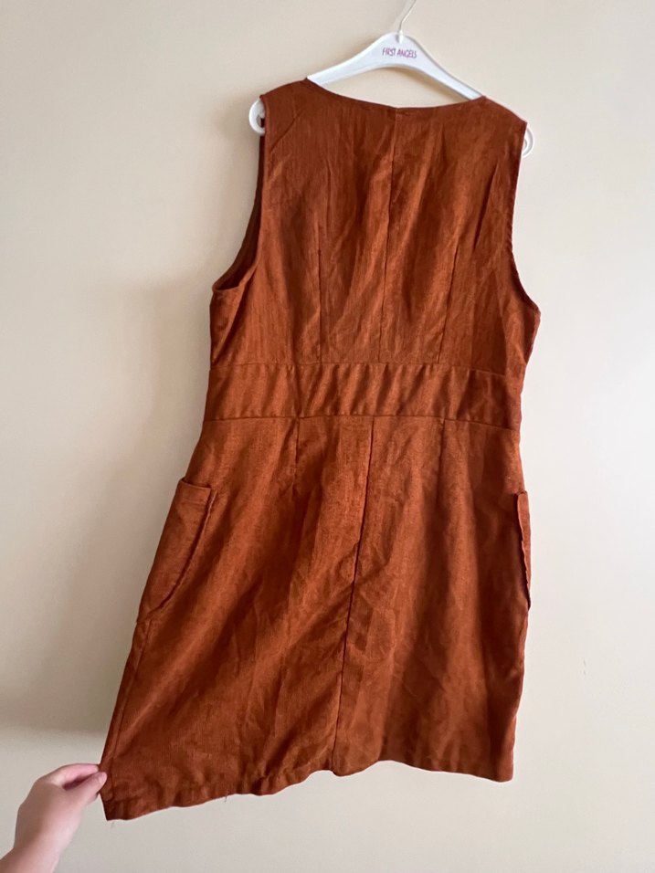 Düğmeli Kolsuz Keten Midi Elbise - Görsel 3