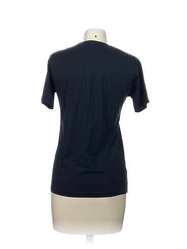 s Beden Diğer T-shirt %70 İndirimli.