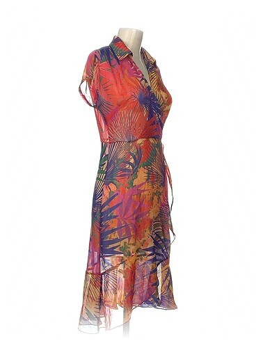 Batik Batik Kısa Elbise %70 İndirimli.