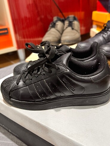 36 Beden siyah Renk Adidas ayakkabı