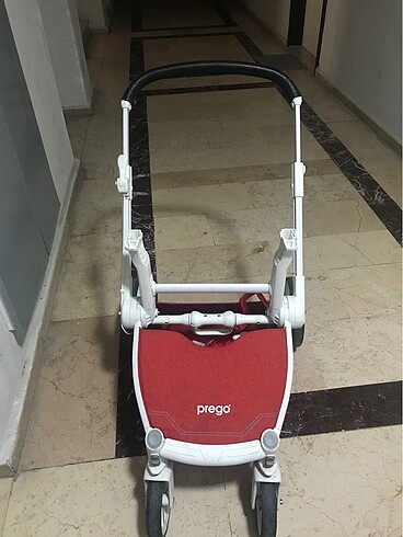 Prego bebek arabası
