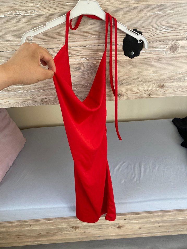 kırmızı elbise - Görsel 2