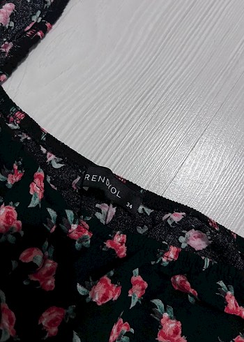 Trendyol & Milla Çiçek Desenli Mini crop