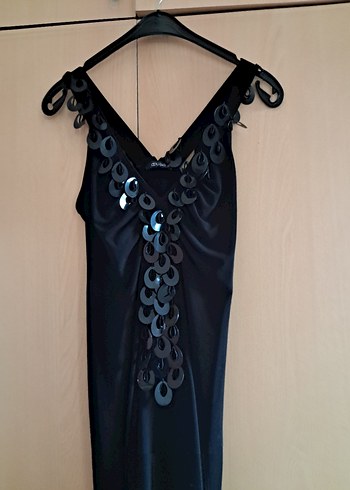 Zincir Detaylı Siyah Uzun V Yaka Elbise - Görsel 5