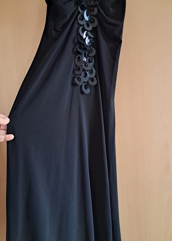 Zincir Detaylı Siyah Uzun V Yaka Elbise - Görsel 4