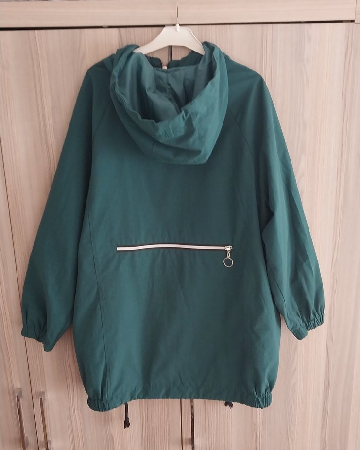Kadın Yeşil Kapüşonlu Yağmurluk - Görsel 5