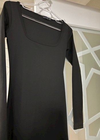 Uzun Siyah V Yakalı Kadın Elbise - Görsel 2