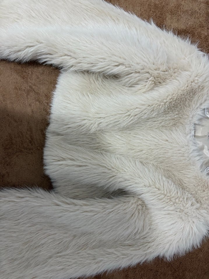 Kadın Bej Peluş Uzun Kollu Kısa Kürk Kazak - Görsel 2