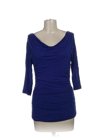 H&M Bluz %70 İndirimli.
