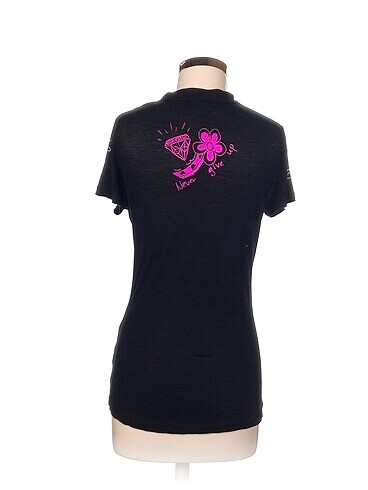 m Beden Diğer T-shirt %70 İndirimli.