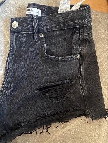 38 Beden siyah Renk pull&bear kot şort
