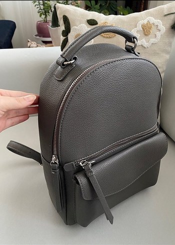 Stradivarius Gri Deri Kadın Sırt Çantası - Görsel 2