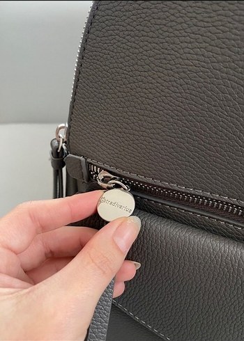 Stradivarius Gri Deri Kadın Sırt Çantası - Görsel 5