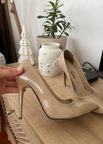 Diğer Bej Rugan Stiletto Kadın Ayakkabı
